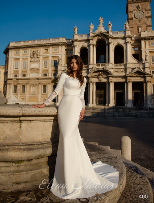 Закрытое свадебное платье фасона «русалка» со шлейфом от Elena Novias 400